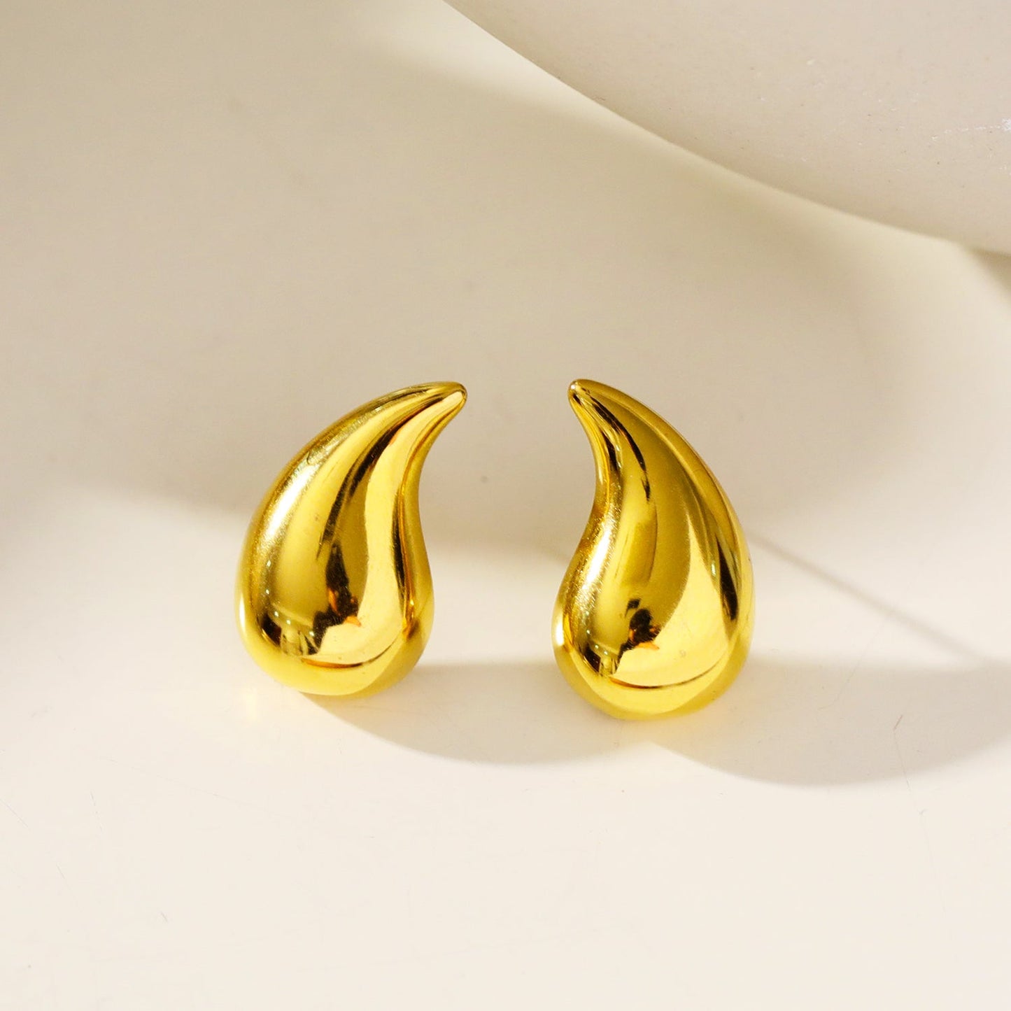 ANNIS: Elegance in Every Drop - Tear-Drop Stud Earrings