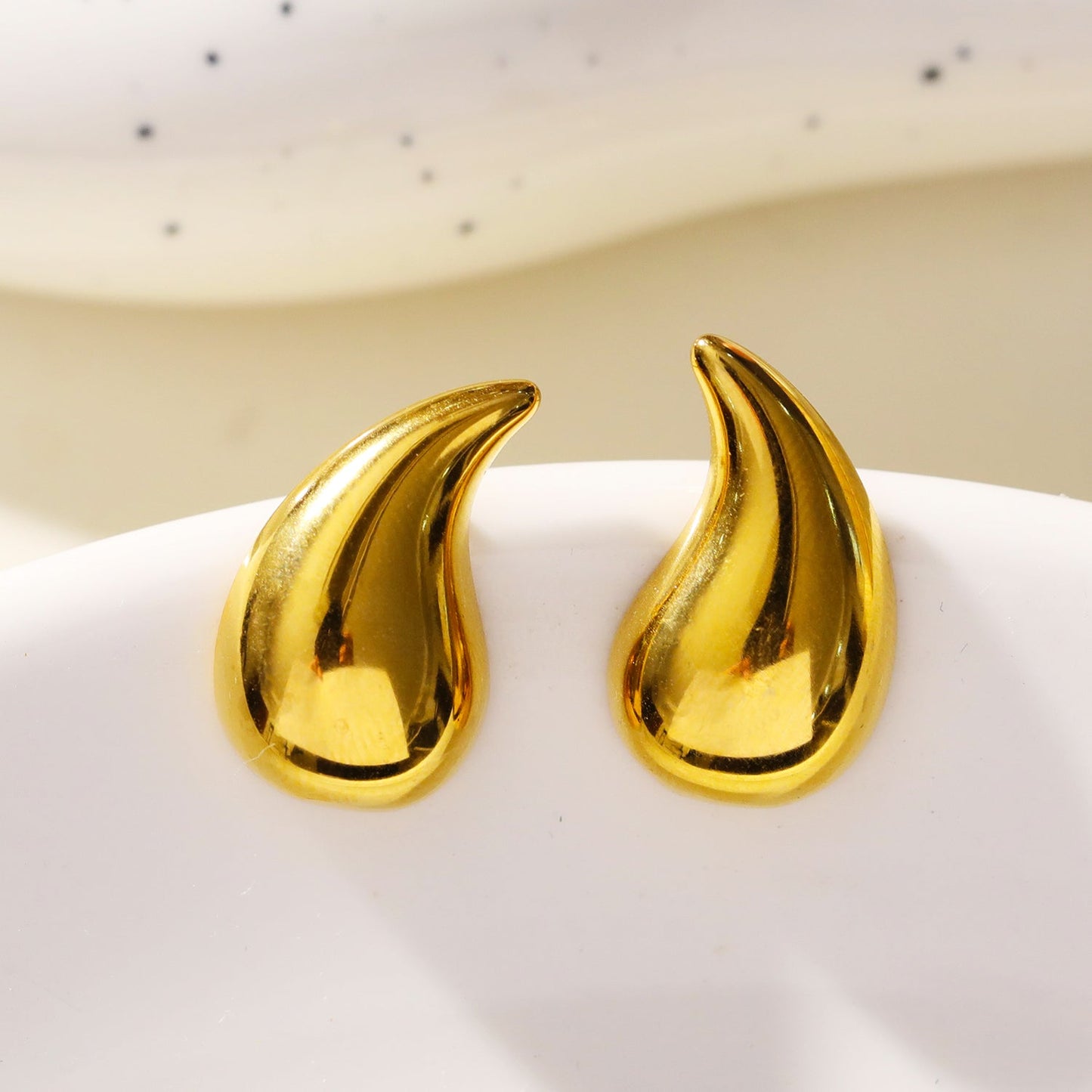 ANNIS: Elegance in Every Drop - Tear-Drop Stud Earrings