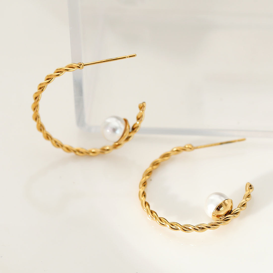 ARIANA21063_earrings | hackney-nine | hackneynine | necklace | hoops | bracelets | earrings | charms | studs_earrings | jewellery | jewellery-store | shop-jewelry | gold-jewellery | dressy_jewellery | classy_ jewellery | on_trend_jewellery | fashion_ jewellery | cool_jewellery | affordable_jewellery | designer_jewellery | vintage_jewellery | heart_jewellery | gifts-for-her | gifts-for-mum | gifts-for-girls | gifts-for-female |natural-pearl