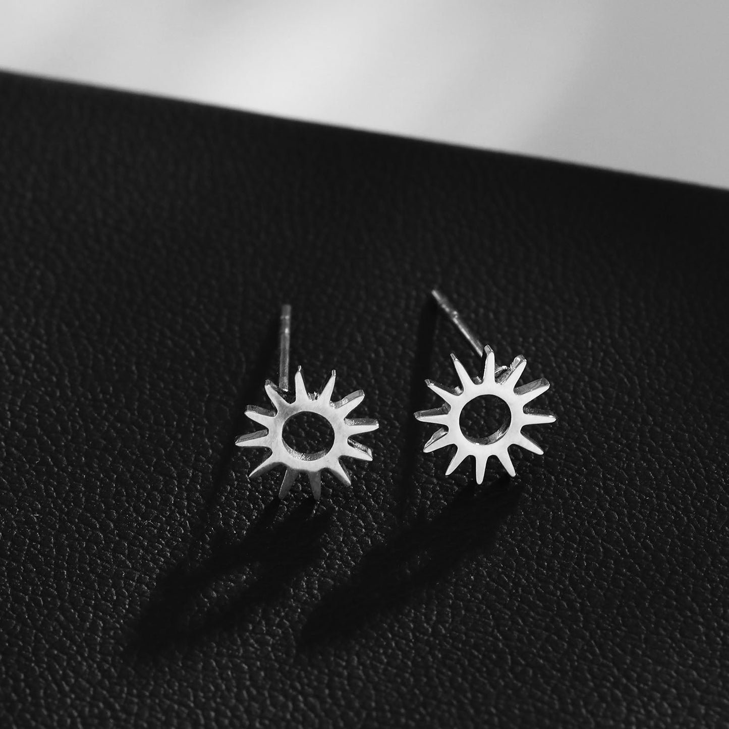 Style EDLA 122220S: 'Starry Night' Stud Earrings Silver.