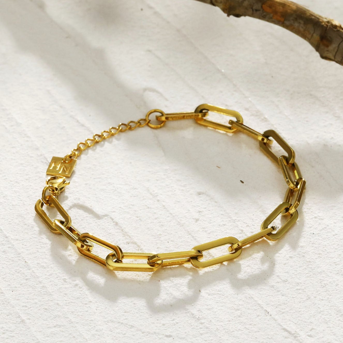 JACKI Contemporary Paper Clip Gold Bracelet