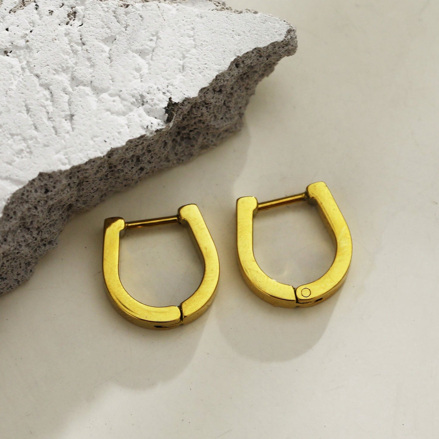 CADEO 'Lucky' Horse-Shoe Shaped Contemporary Hoop Earrings