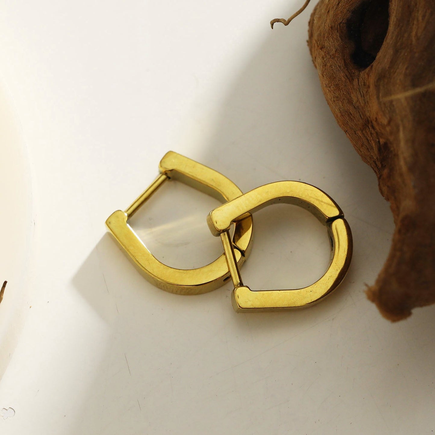 CADEO 'Lucky' Horse-Shoe Shaped Contemporary Hoop Earrings