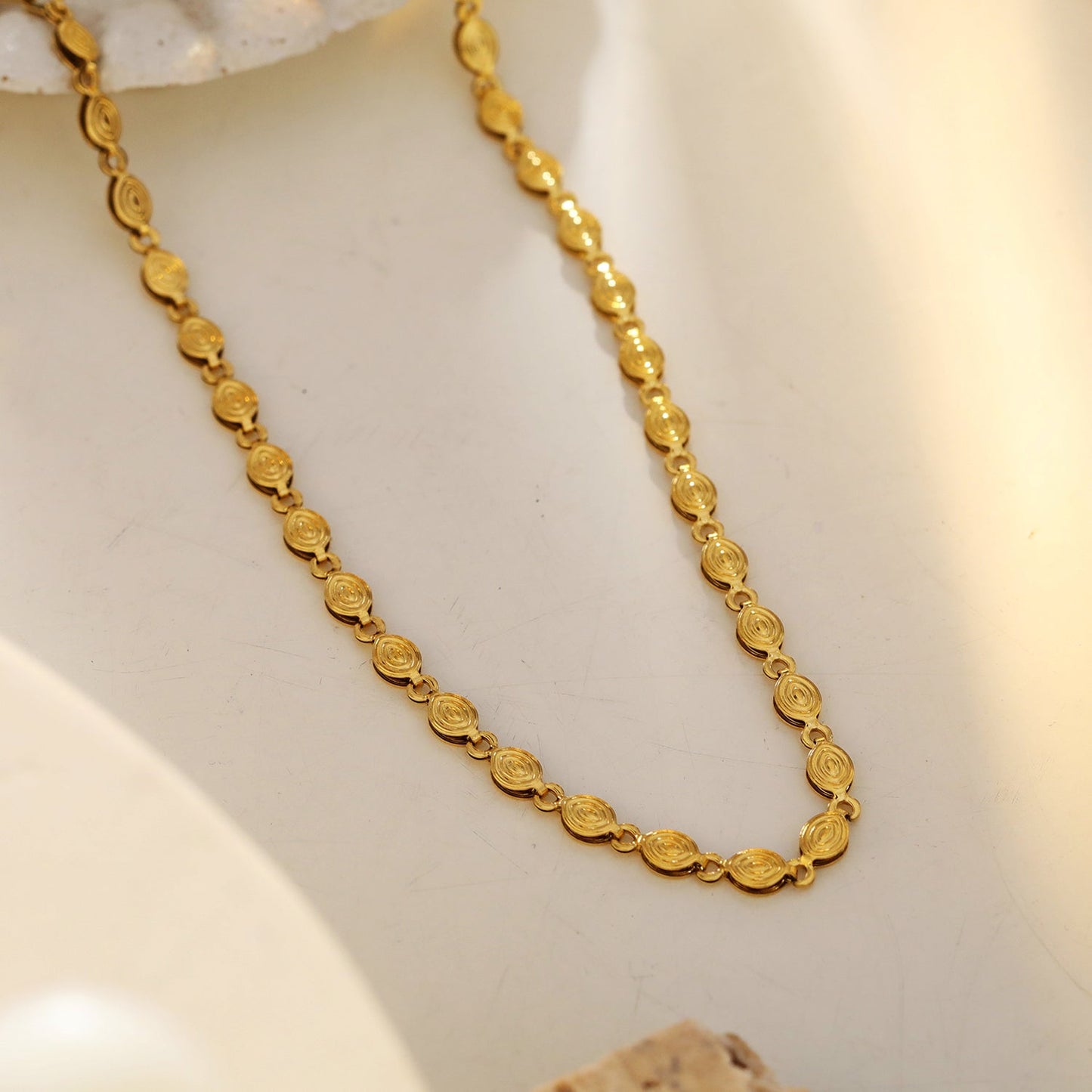 ANTHEA: Patterned Oval Beaded Chain Necklace