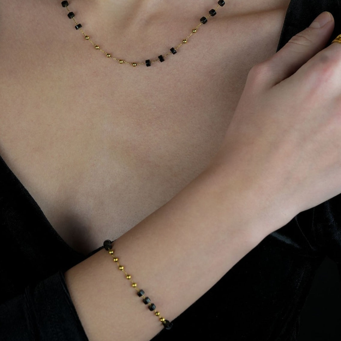 Style: ROSARIO 22108 Black Onyx and Gold Beaded Chain Bracelet.