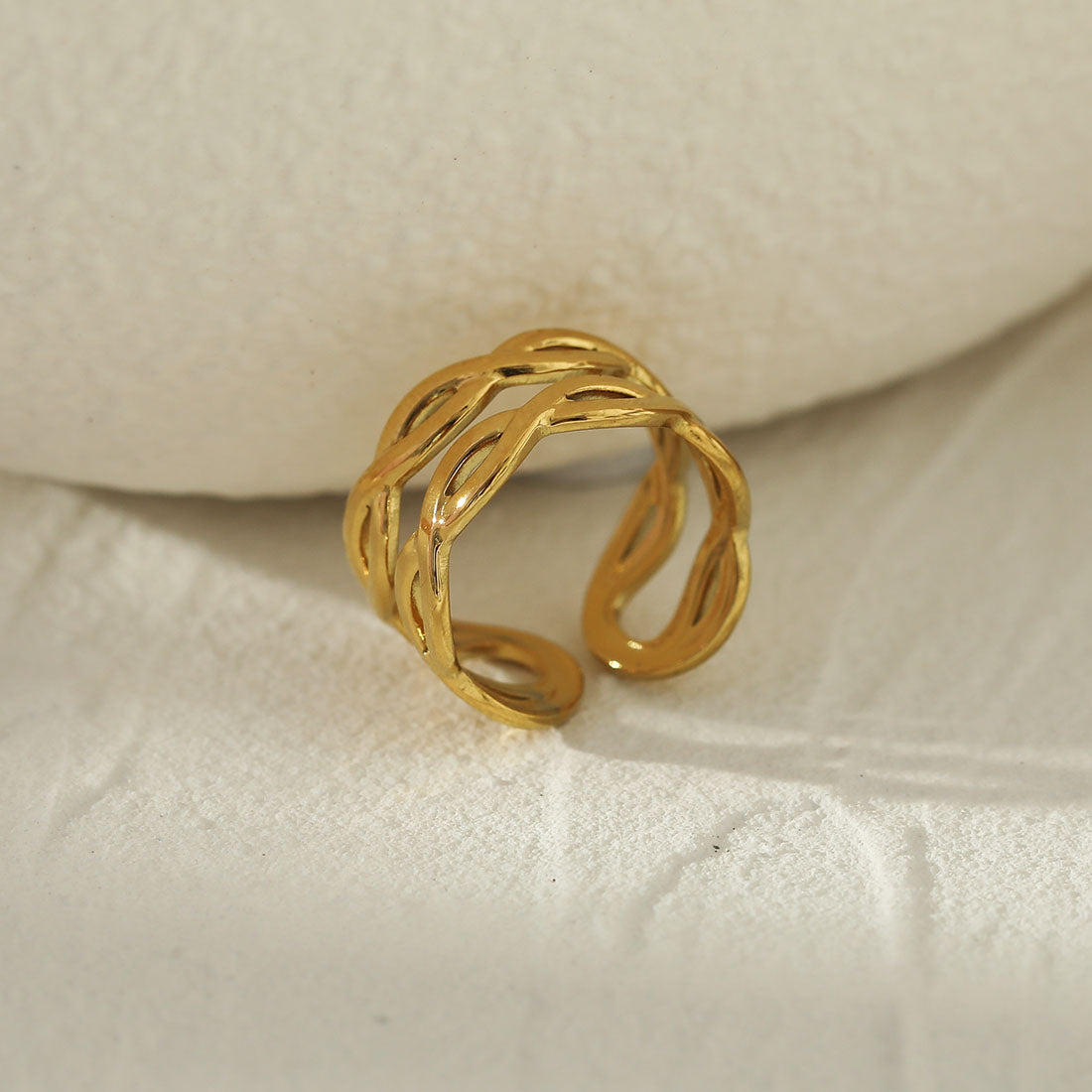 hackney_nine | hackneynine | VENESSA21115_ring | affordable_jewelry | dainty_jewelry | stainless_steel_jewelry | 18K_gold_jewelry | gold_dipped_jewelry | gold-jewelry